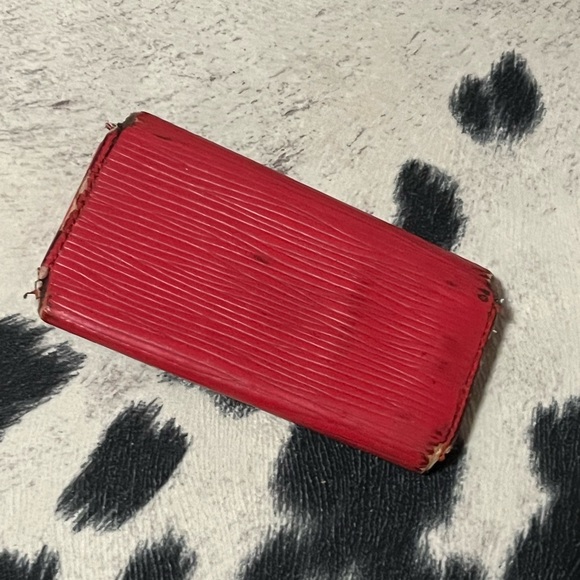 Louis Vuitton Red EPI Leather Four Key Holder CA1915 - Picture 4 of 16